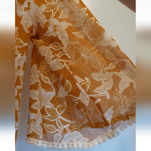 Unwritten M Floral Sheer Kimono Mesh Crochet Orange White Medium - Picture 3 of 4